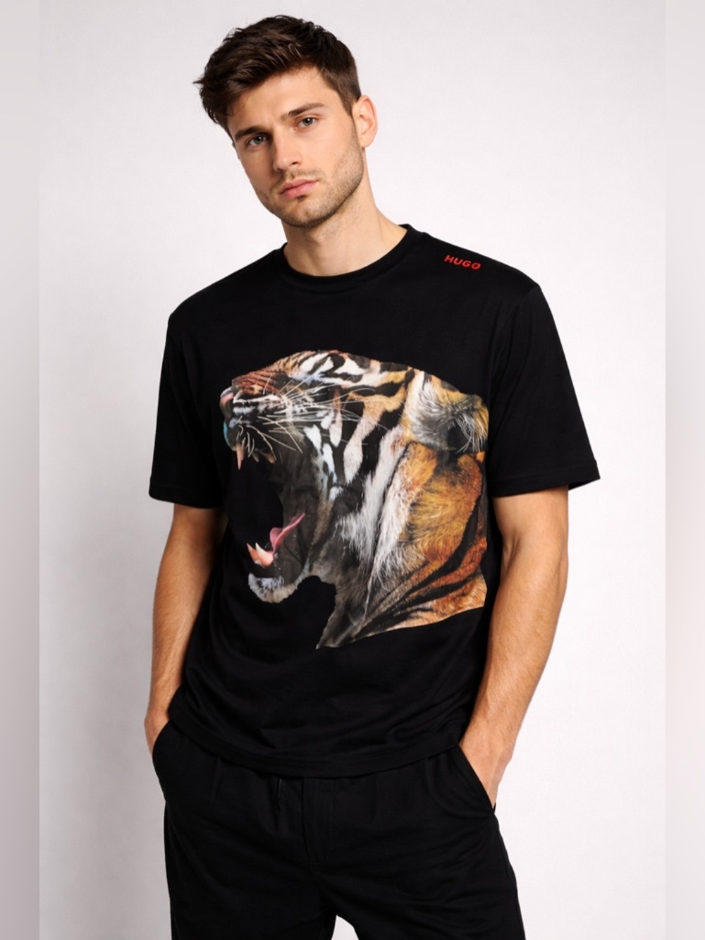 Hugo Boss Red Label Digre T-shirt Men's Large Black Tiger Graphic Short Sleeve